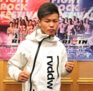 武尊選手の戦績は32戦31勝18KO1敗で、圧倒的なパンチ力を武器に、プロデビュー後は1度の敗北のみで勝ちを積み重ねてきました。武尊選手はK,1界のスーパースターで、